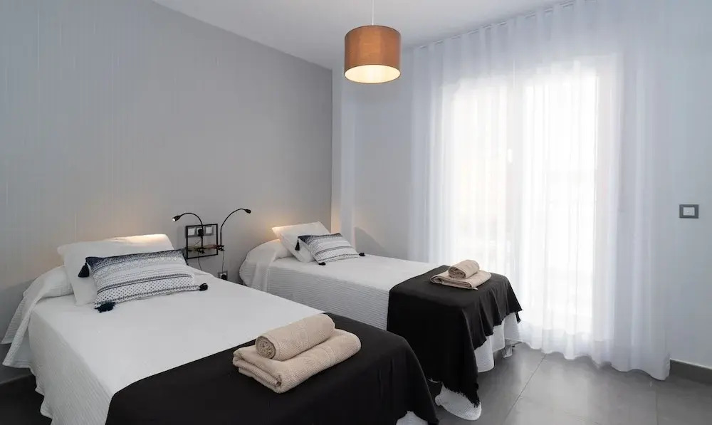 Photo - Sur Suites La Dorada, centricos soleados a pocos metros de la Playa y con Parking Opcional