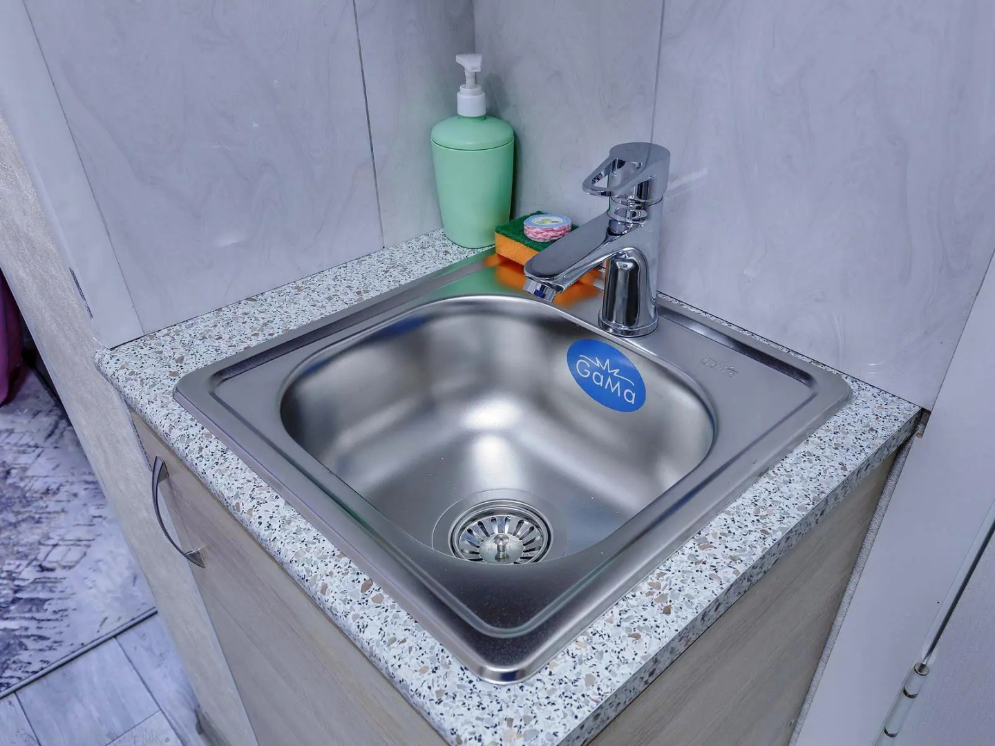 Foto - YourHouse на Толе би Весновка