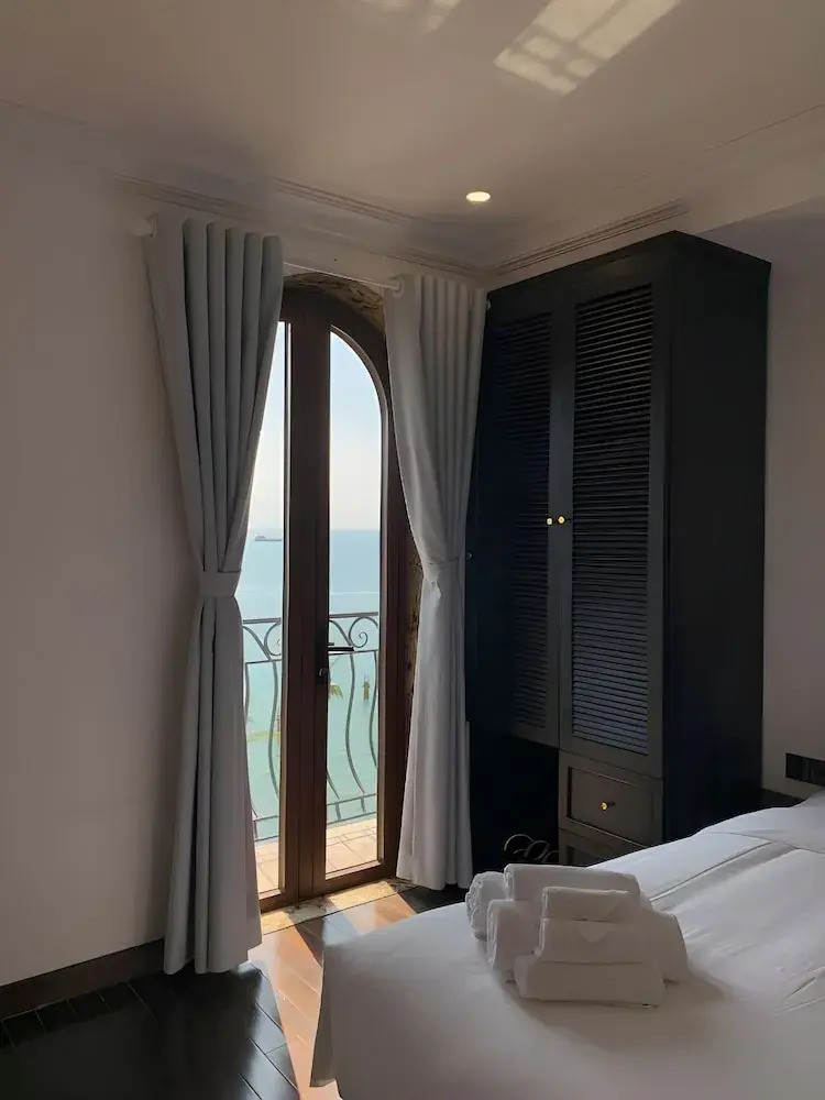 Photo - The Room Hotel - Starbucks