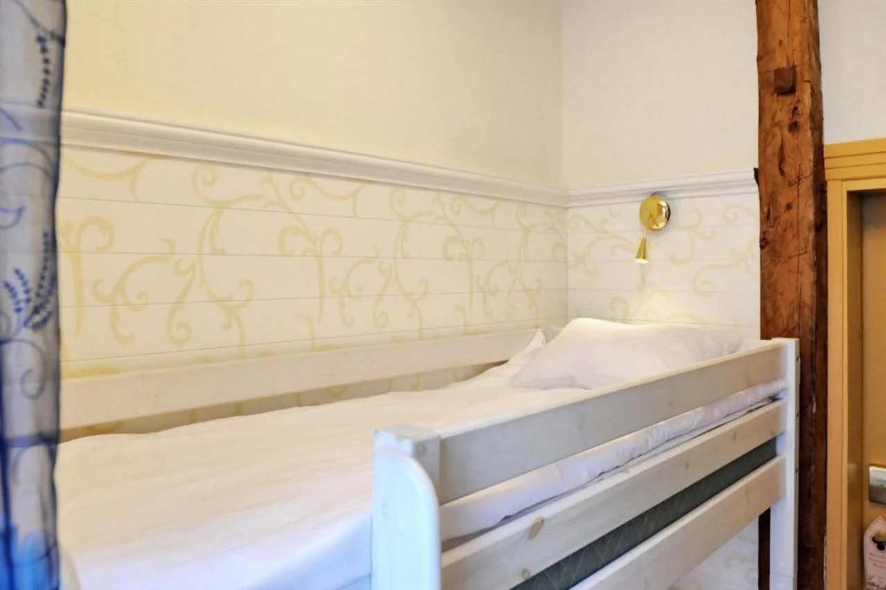 Photo - Meriton Old Town Garden Hotel