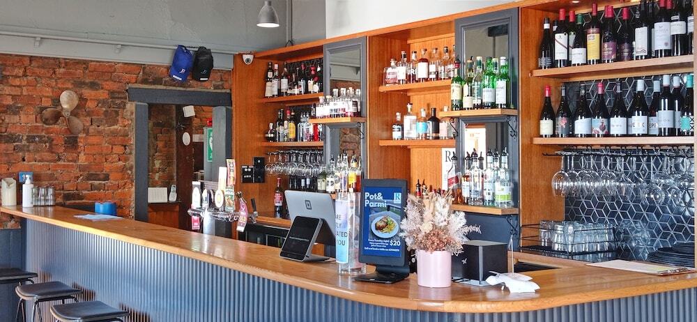 Photo - Rosevears Riverview Hotel