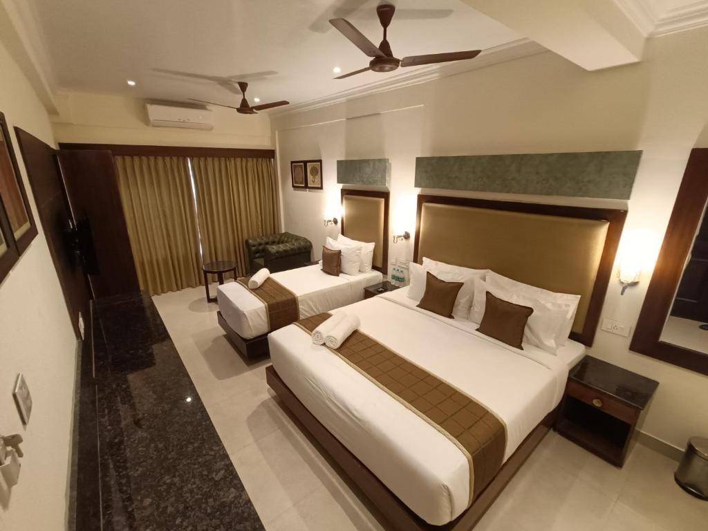Hotel Comorin Grand