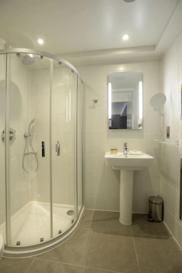 Photo - The Lensbury Resort