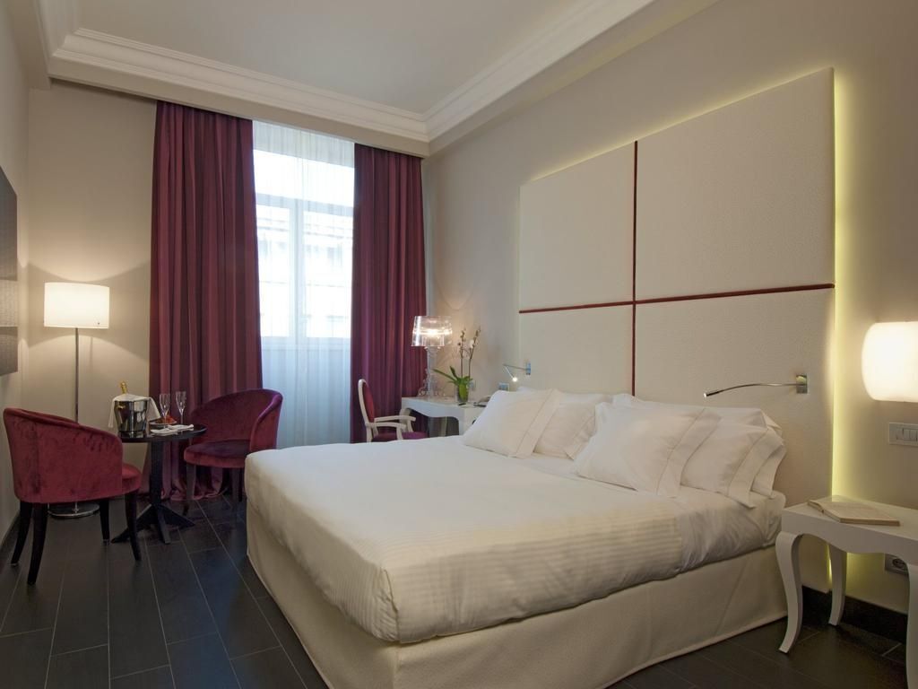 Foto - Sina De La Ville