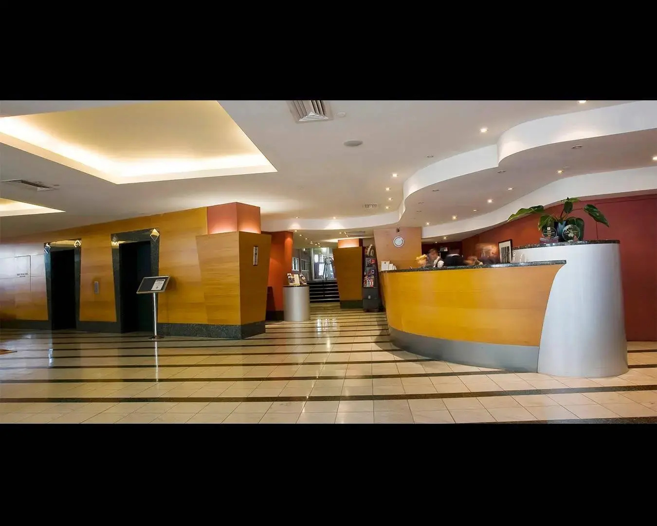 Photo - Clarion Suites Gateway