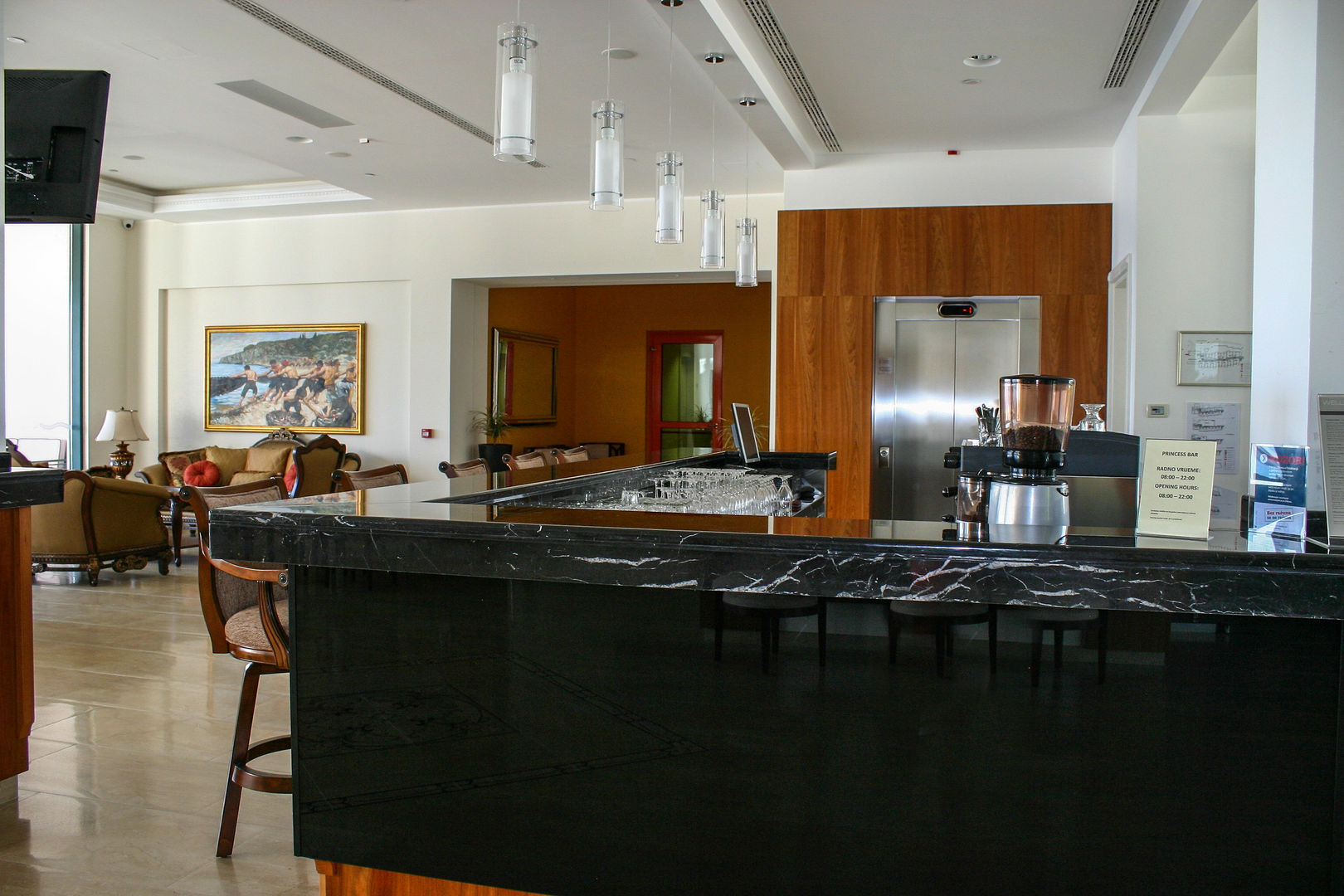 Photo - Royal Princess Hotel