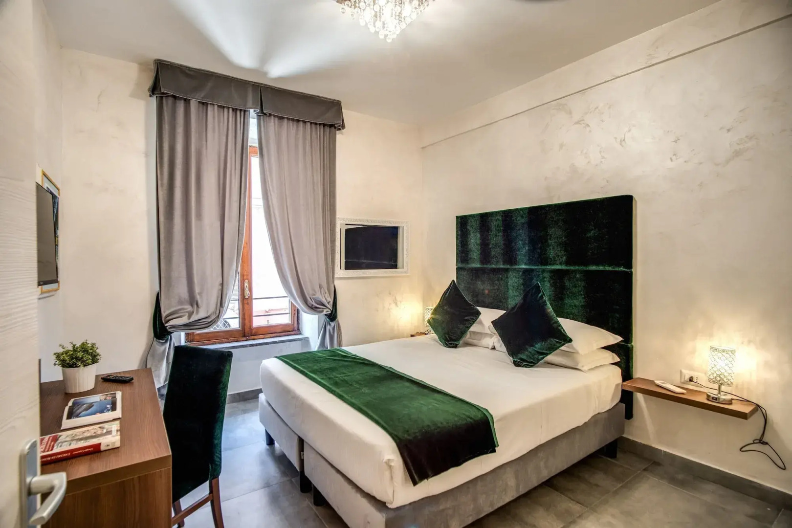 Photo - Tritone Top House