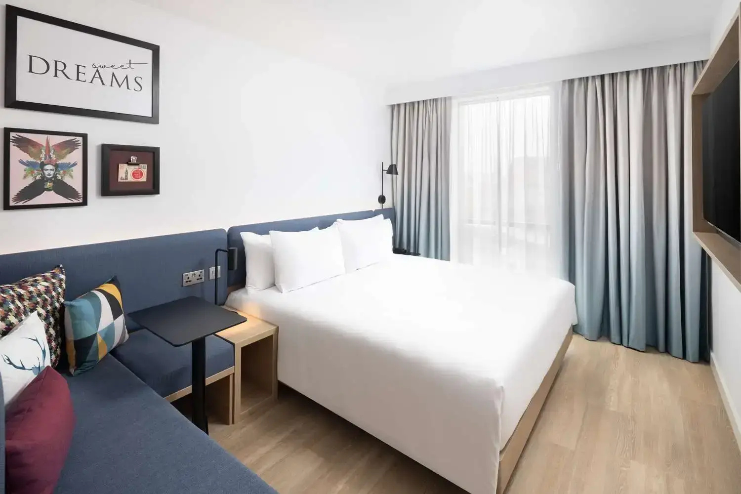 Photo - Hampton By Hilton Rochdale