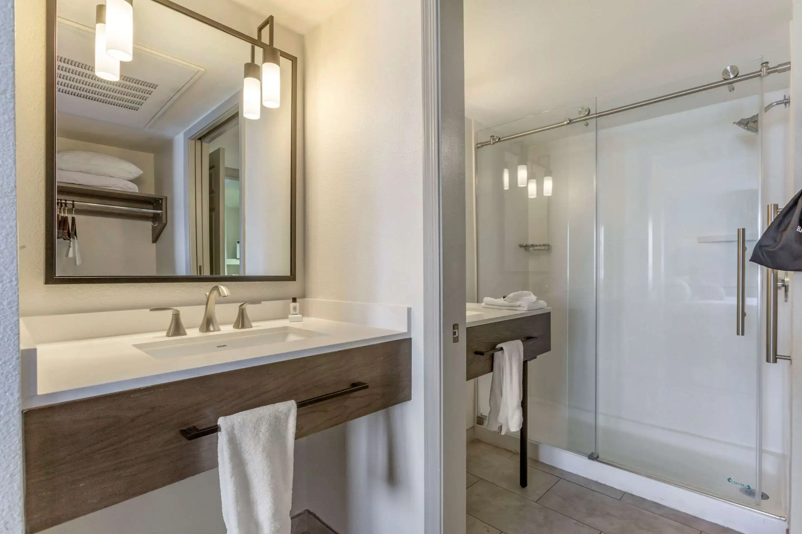 Photo - Windmill Suites Surprise - Phoenix, an Ascend Collection Hotel