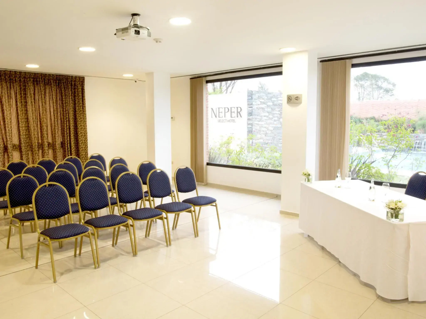 Foto - Neper Hotel