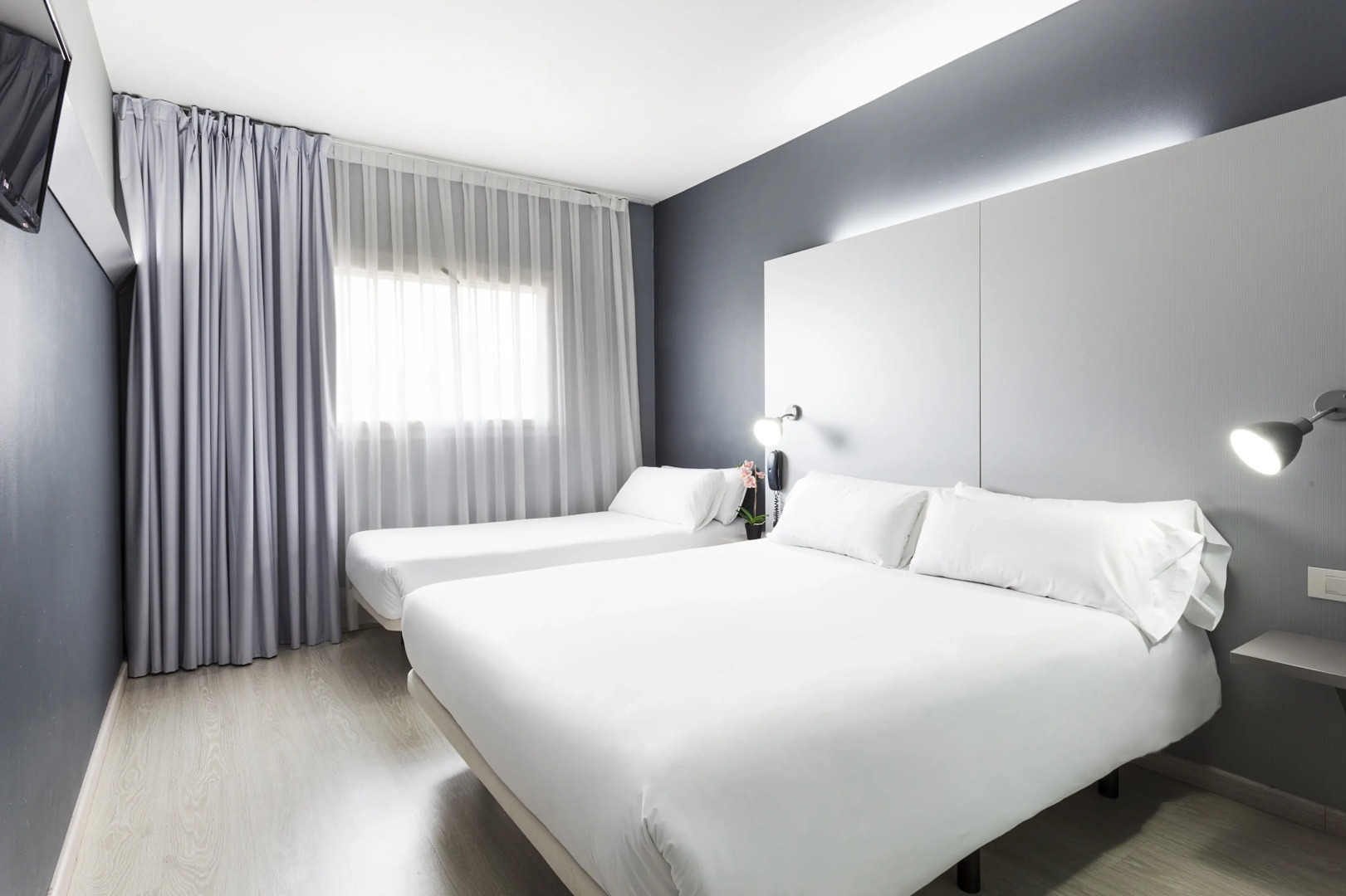 Photo - B&B HOTEL Barcelona Mollet