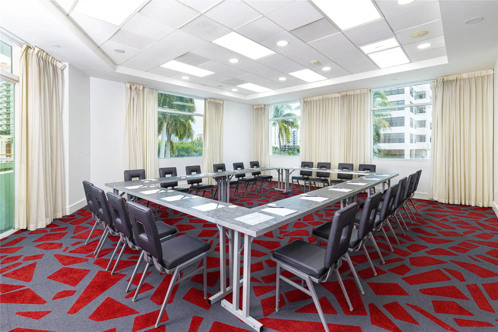 Foto - GALLERYone- A DoubleTree Suites by Hilton Hotel