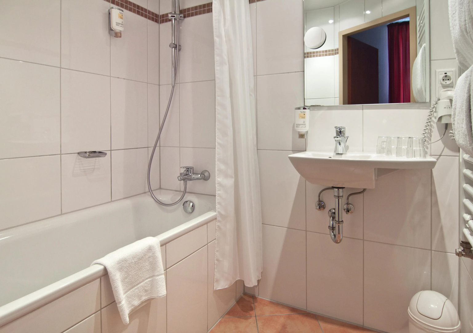 Photo - Garner Hotel Hamburg - Graf Moltke by IHG