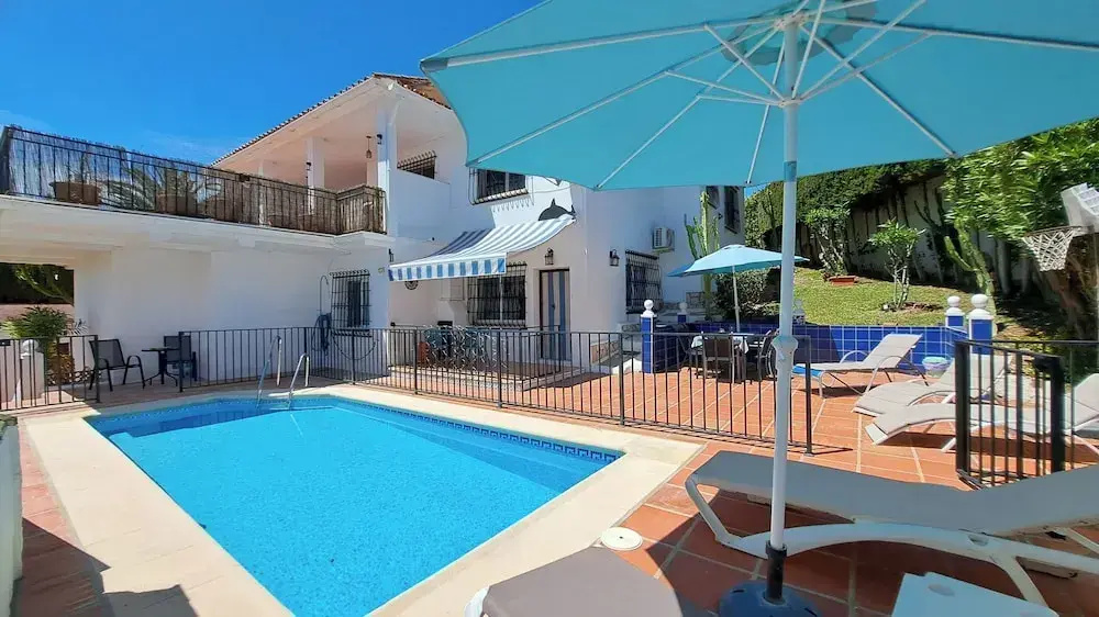 Foto - 2 Bed Villa - Sleeps 5 - Private Pool & Garden