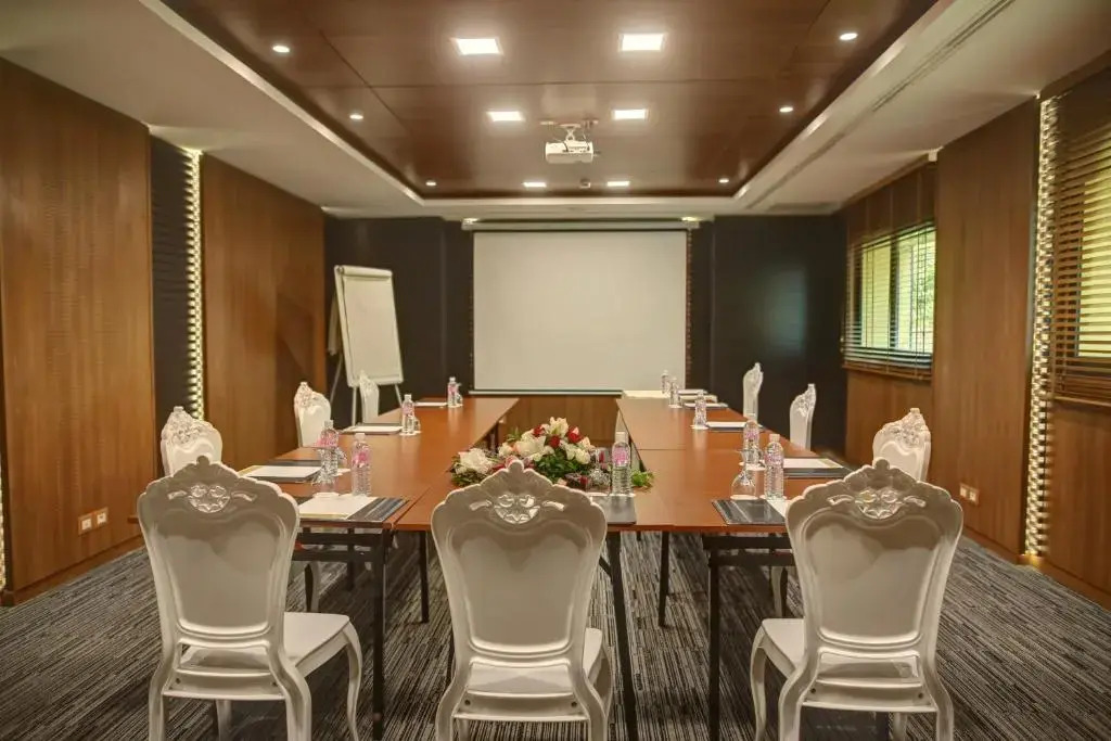 Photo - Hotel Lac Leman, LES BERGES DU LAC