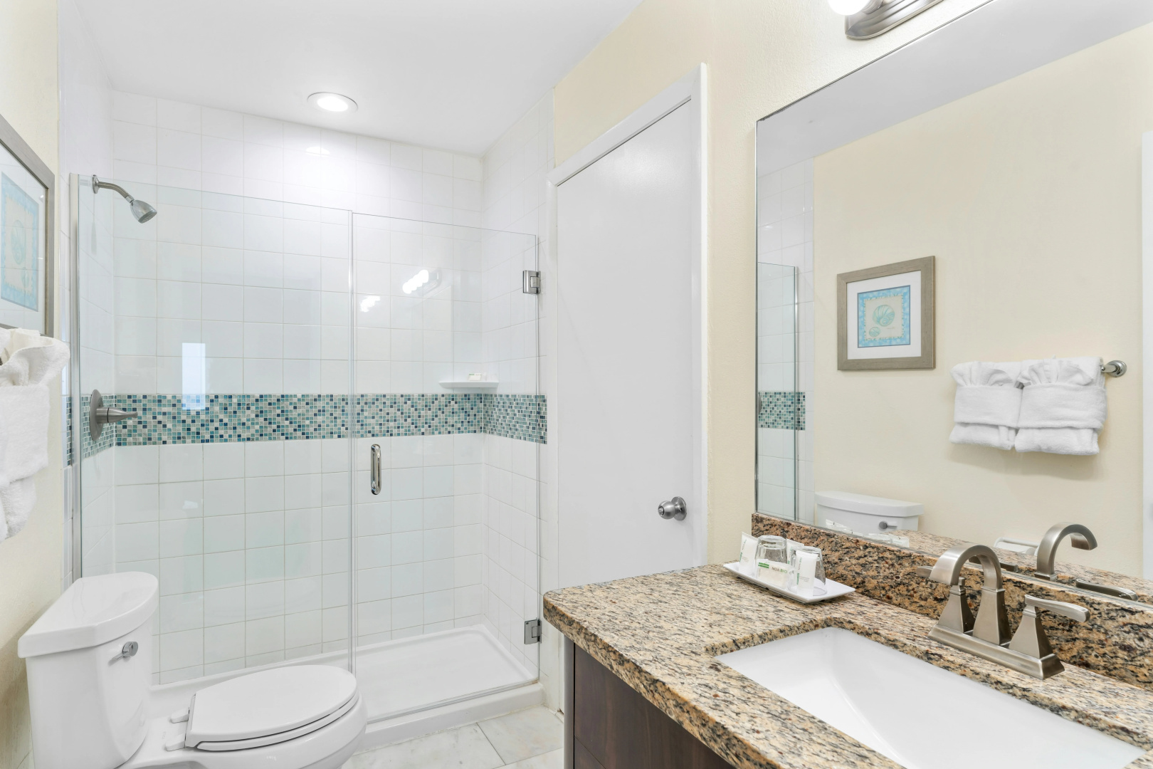 Photo - Crystal Beach Suites Miami Oceanfront Hotel