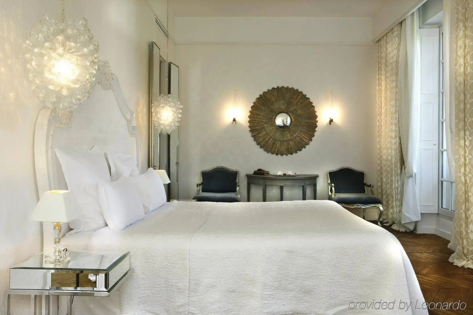 Photo - Saint James Paris