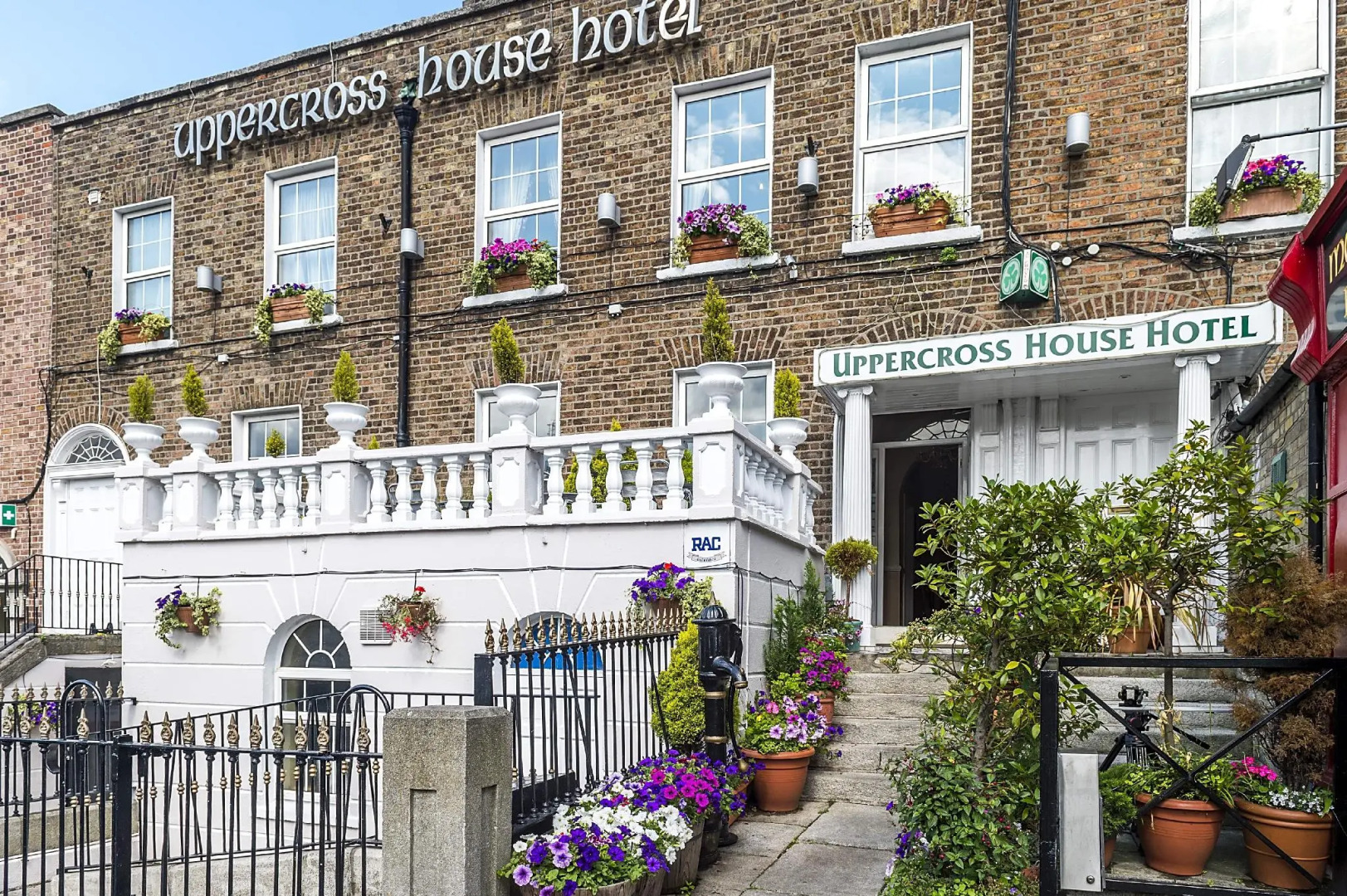 Photo - Uppercross House Hotel