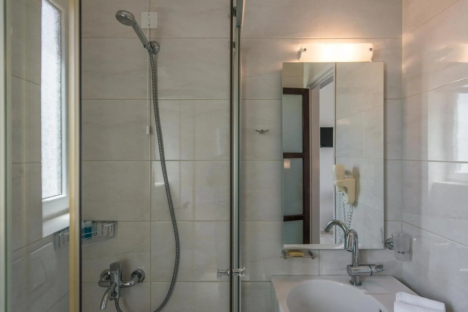 Photo - Corinna Mare