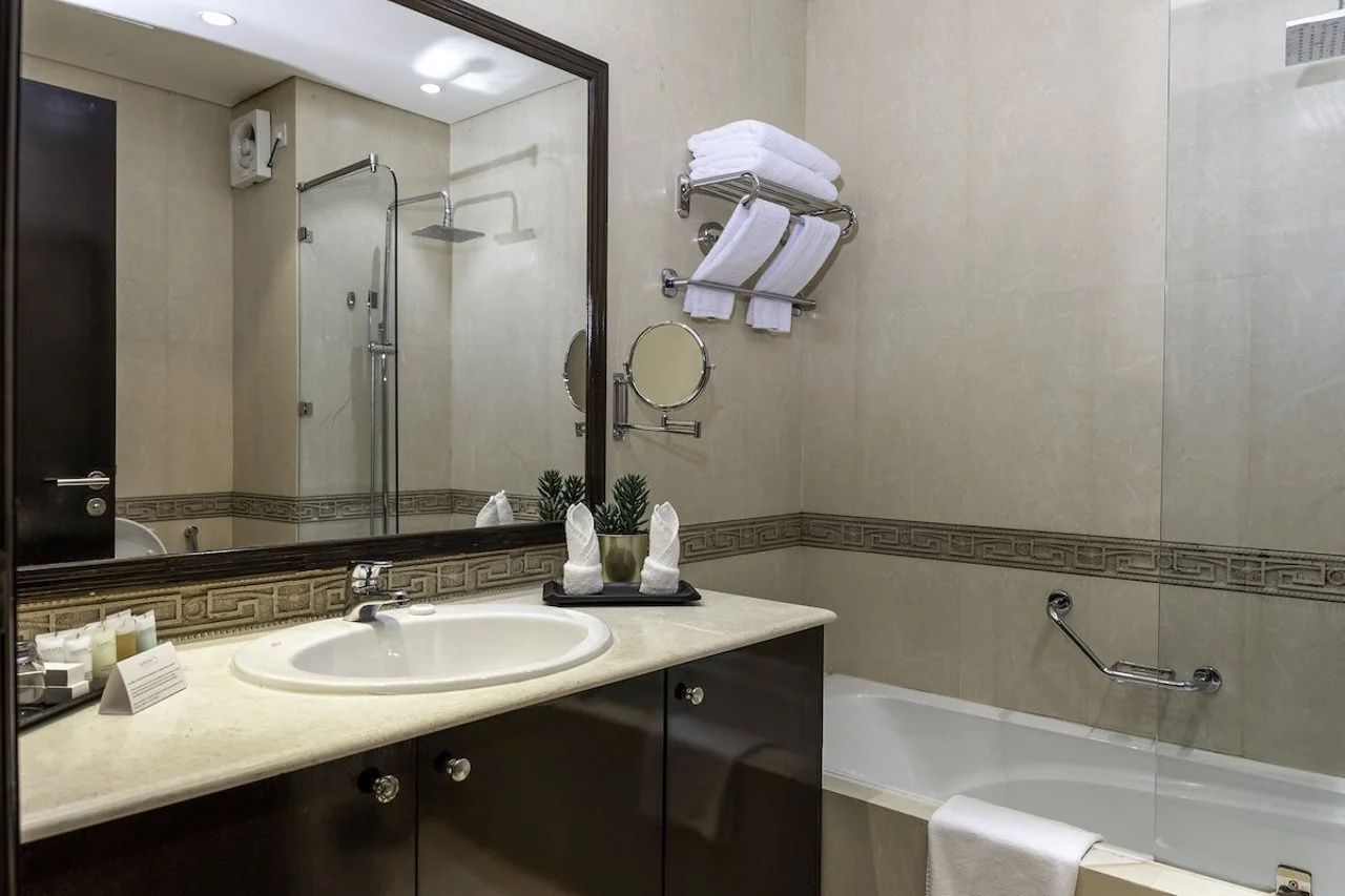 Photo - Saraya Corniche Hotel