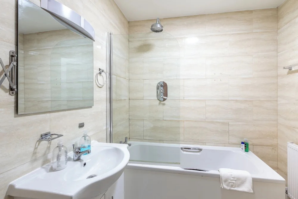 Photo - London Gatwick Inn