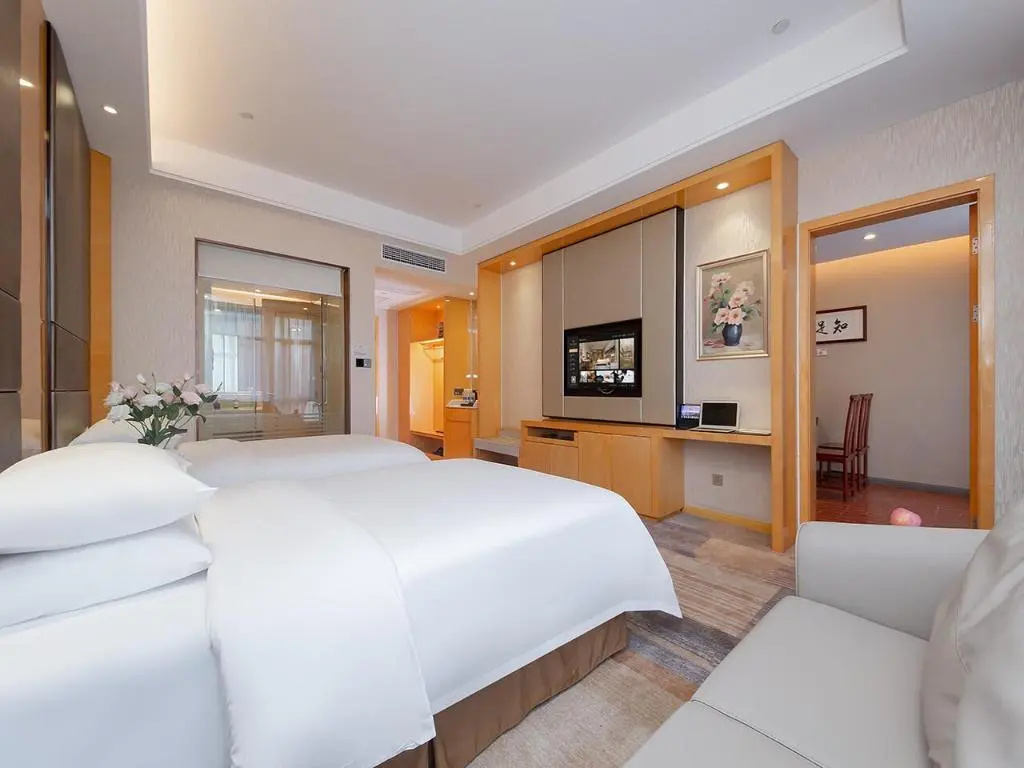 Vienna International Hotel (Jingzhou Wuyue Plaza Xintiandi)