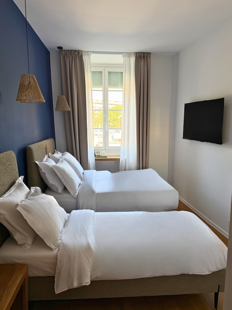Photo - Hotel De La Mer