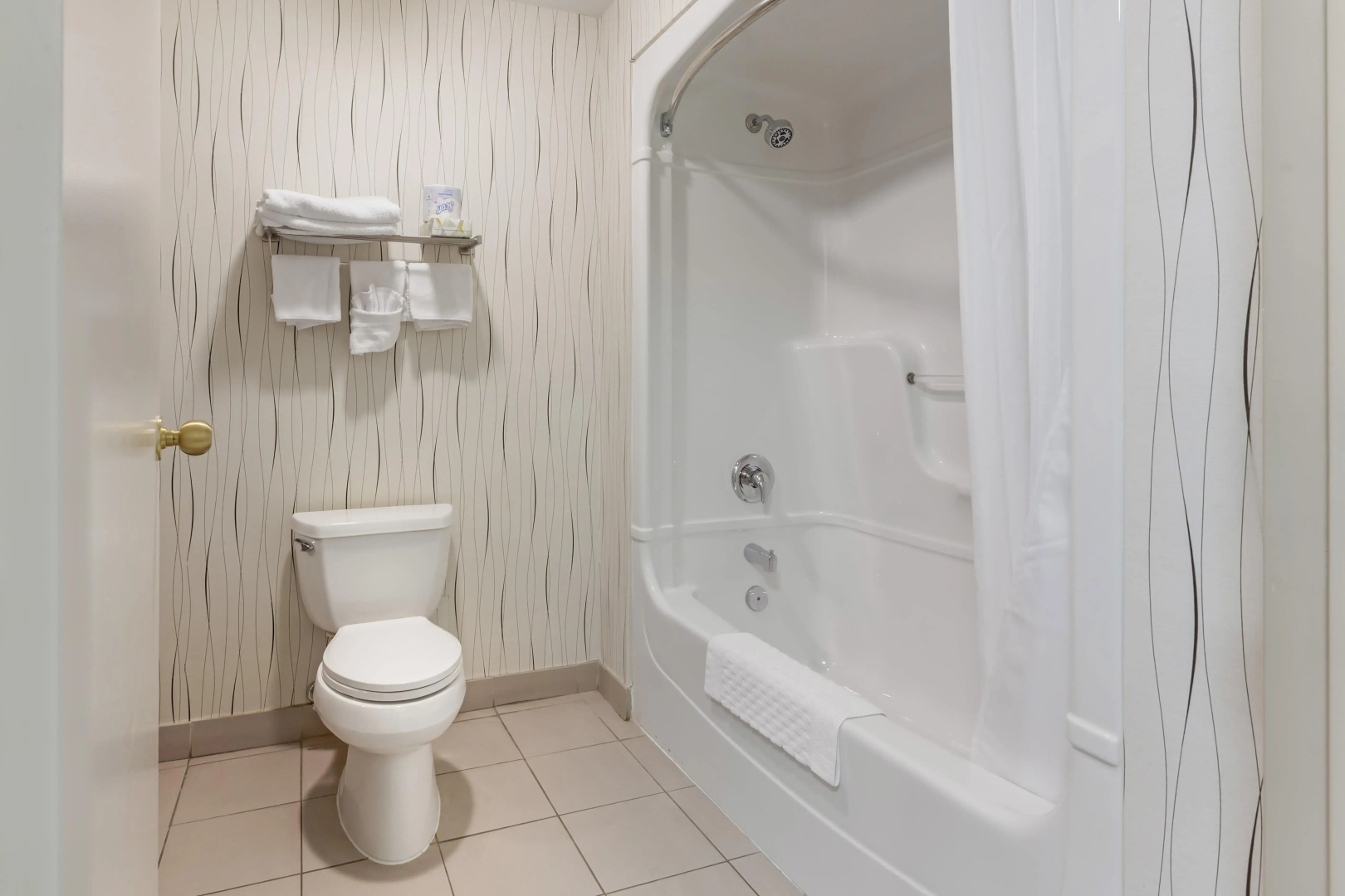 Photo - Best Western Plus Travel Hotel Toronto Airport