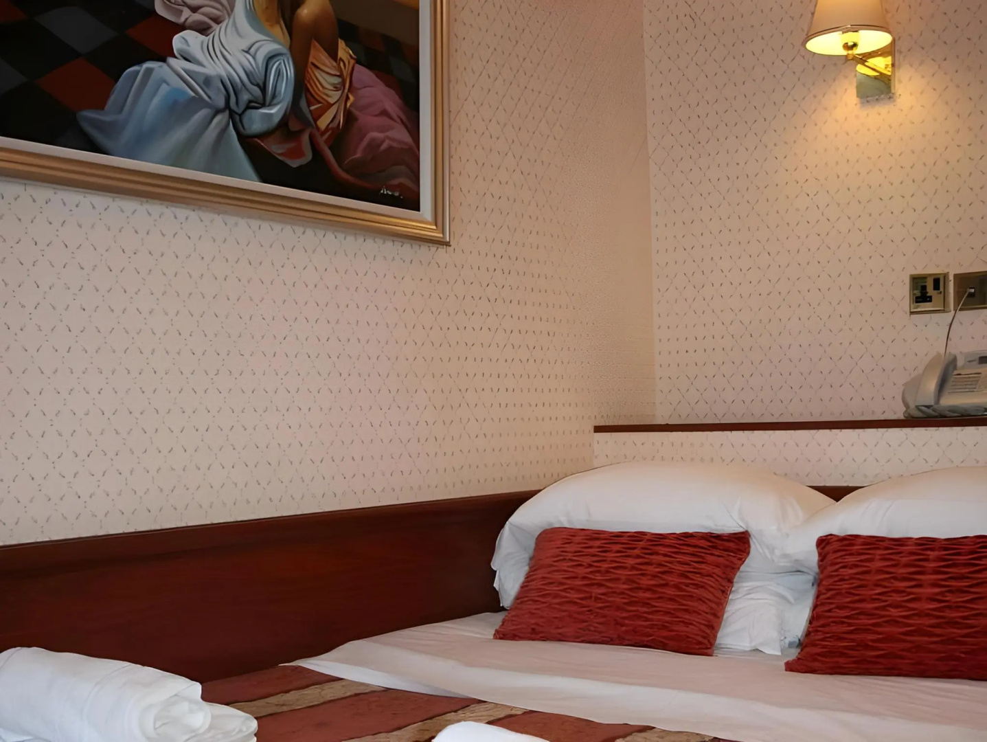 Photo - Avon Hotel