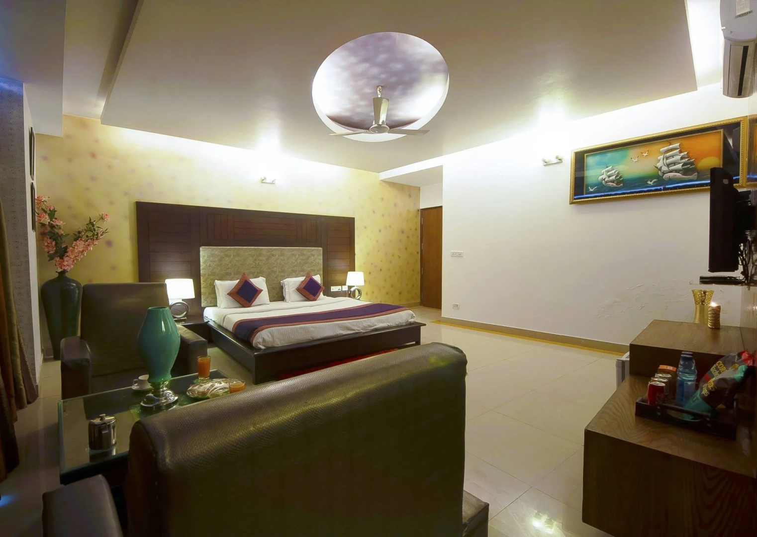 Photo - Hotel Delhi 37