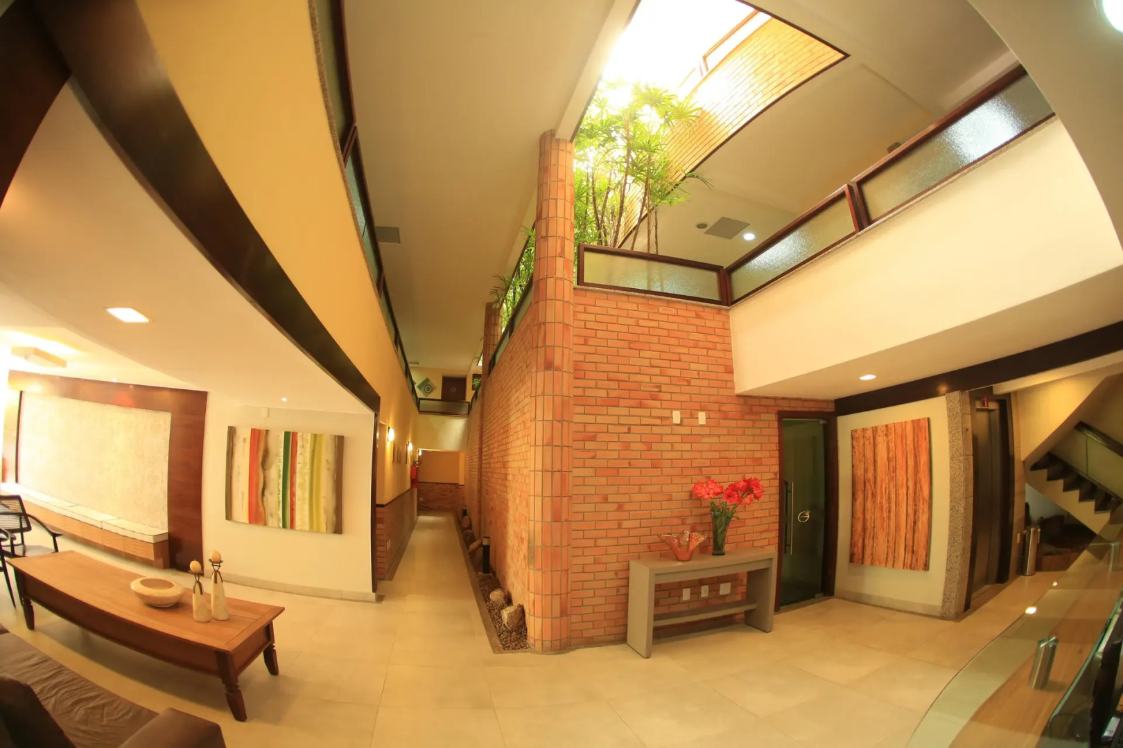 Foto - Garbos Soleil Hotel