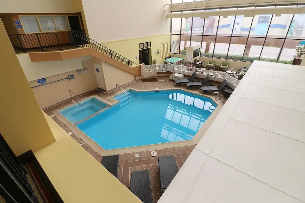 Photo - The Atrium Resort, Virginia Beach by Vacatia