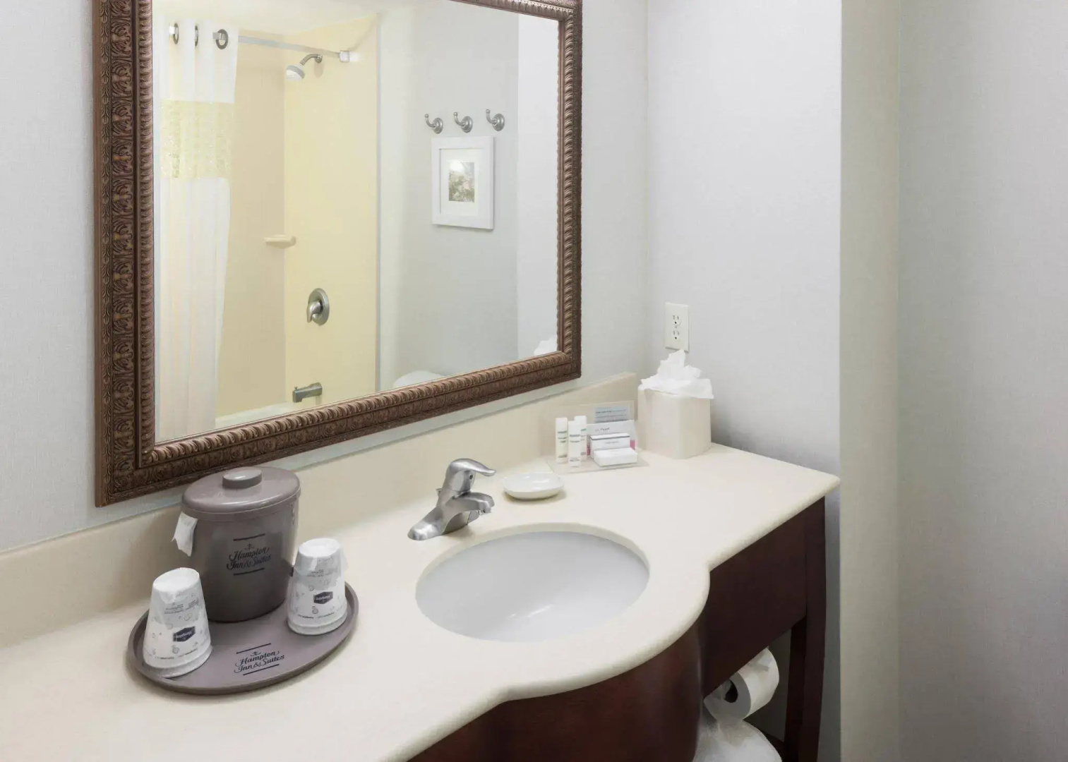 Photo - Hampton Inn & Suites Westford-Chelmsford