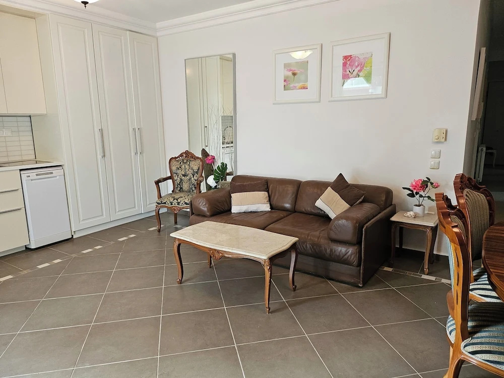 Room-guest Apartment Within a Villa in L
