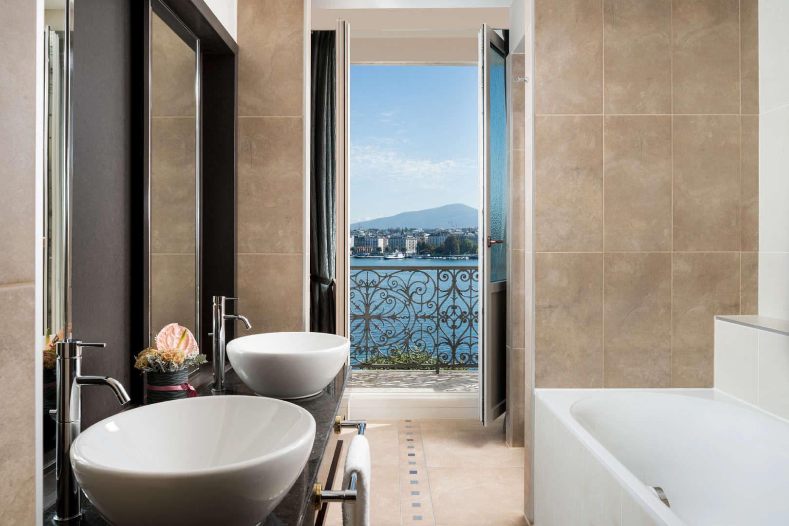 Photo - The Ritz-Carlton Hotel de la Paix, Geneva
