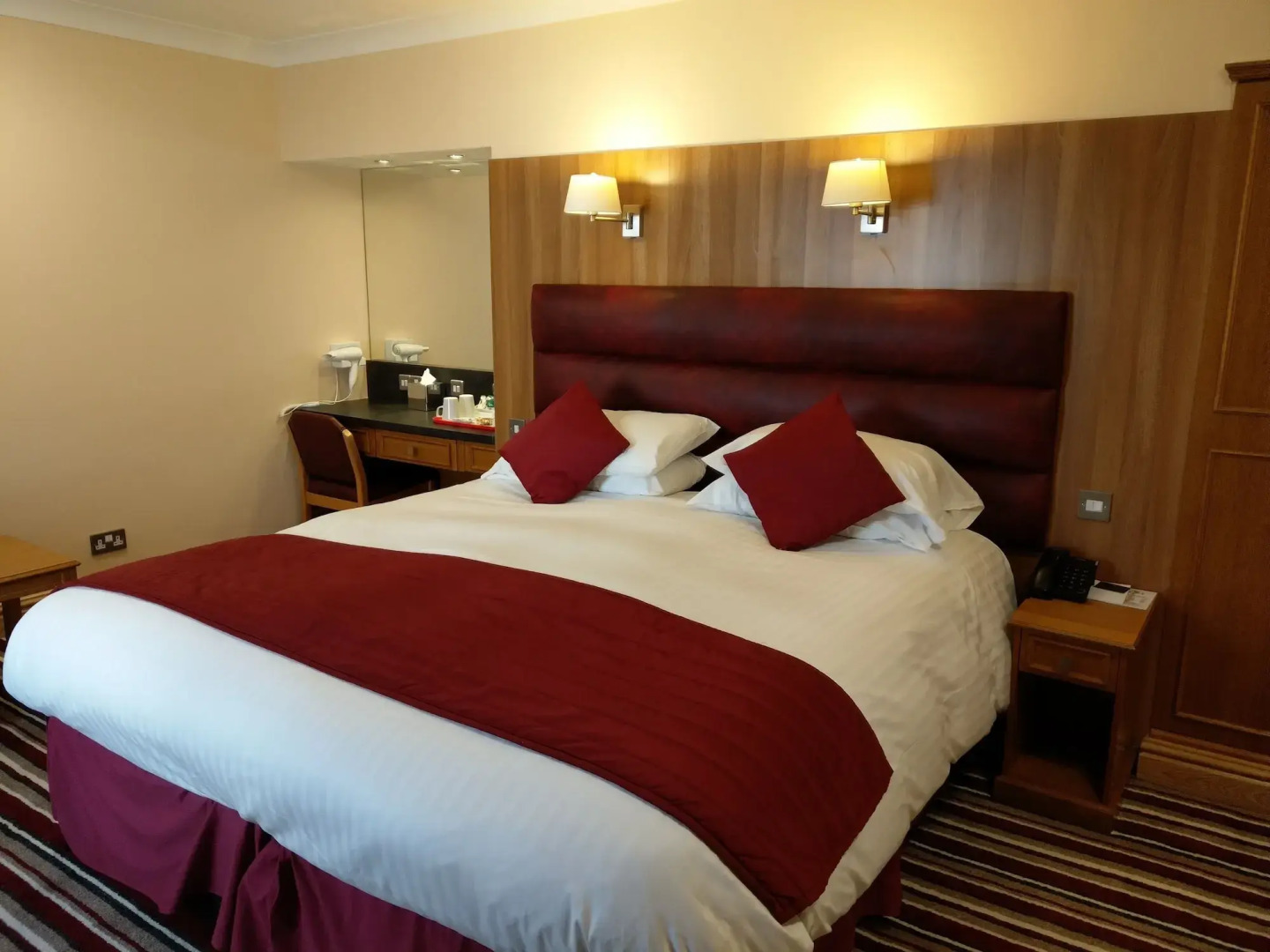 Photo - The Royal Hotel