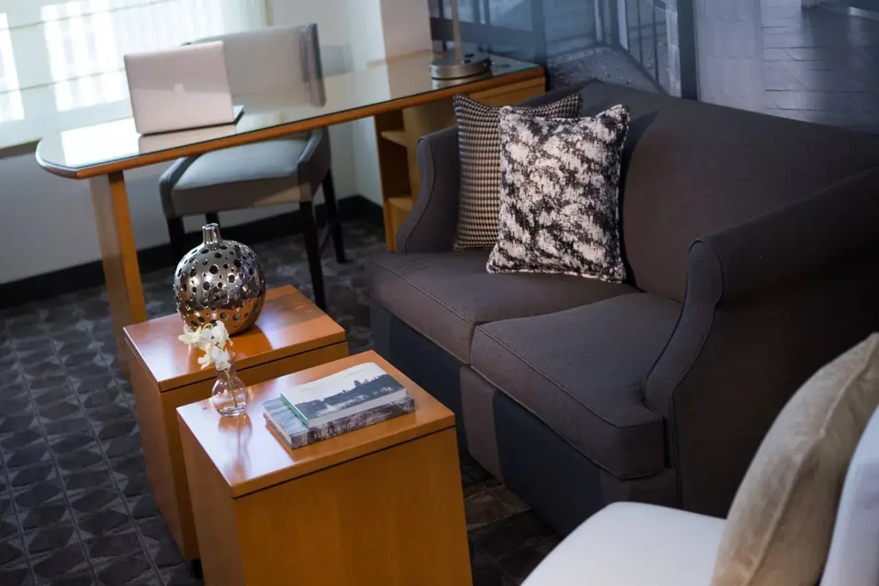 Photo - Renaissance Chicago O'Hare Suites Hotel