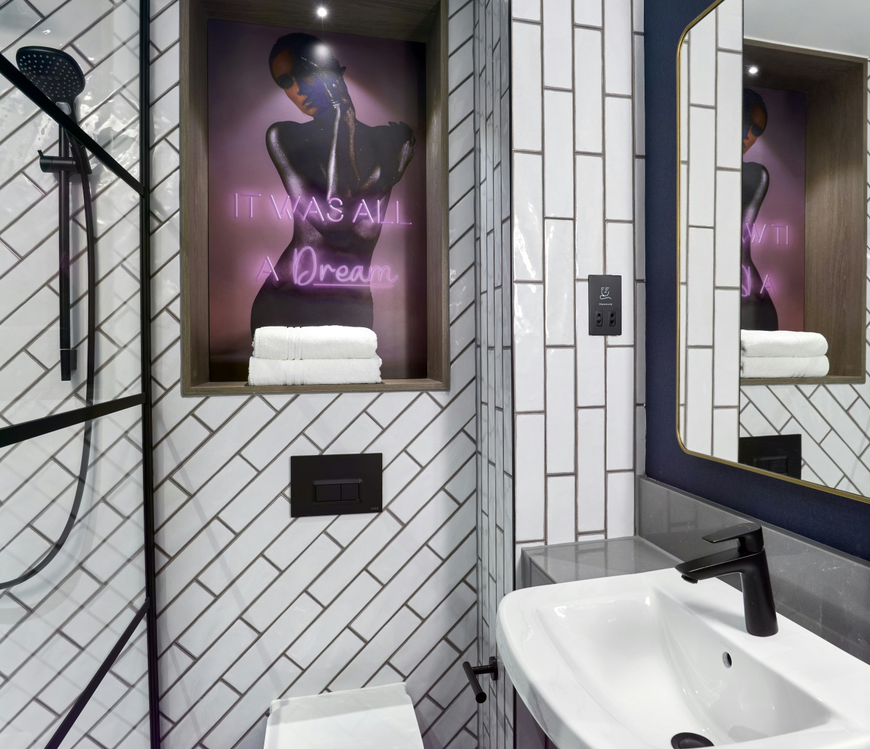 Photo - Jurys Inn London Holborn