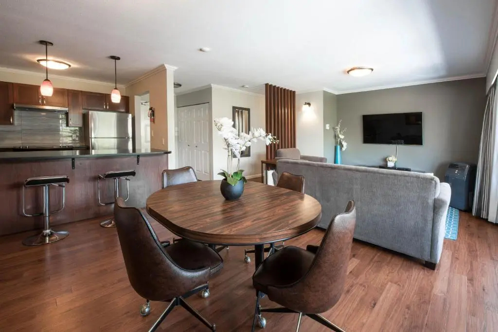 Photo - Gibsons Garden Hotel