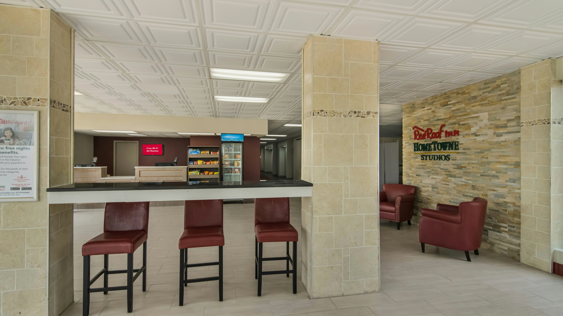 Foto - HomeTowne Studios by Red Roof & Conference Center Chicago – N Aurora/ Naperville