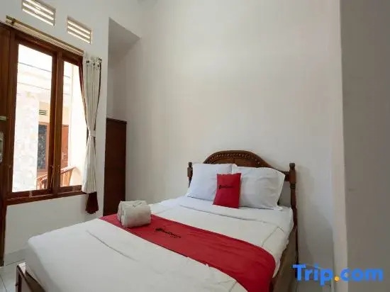 Foto - RedDoorz near Buleleng Harbour 2