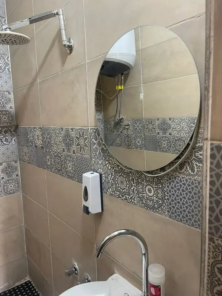 Photo - Sami pyramids inn positive energy