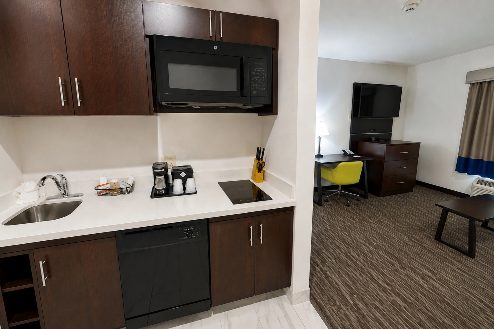 Photo - Atrium Hotel and Suites DFW Airport South