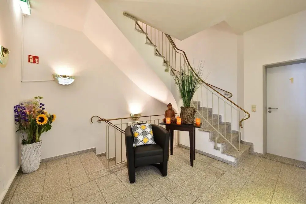 Photo - Ford Apartment