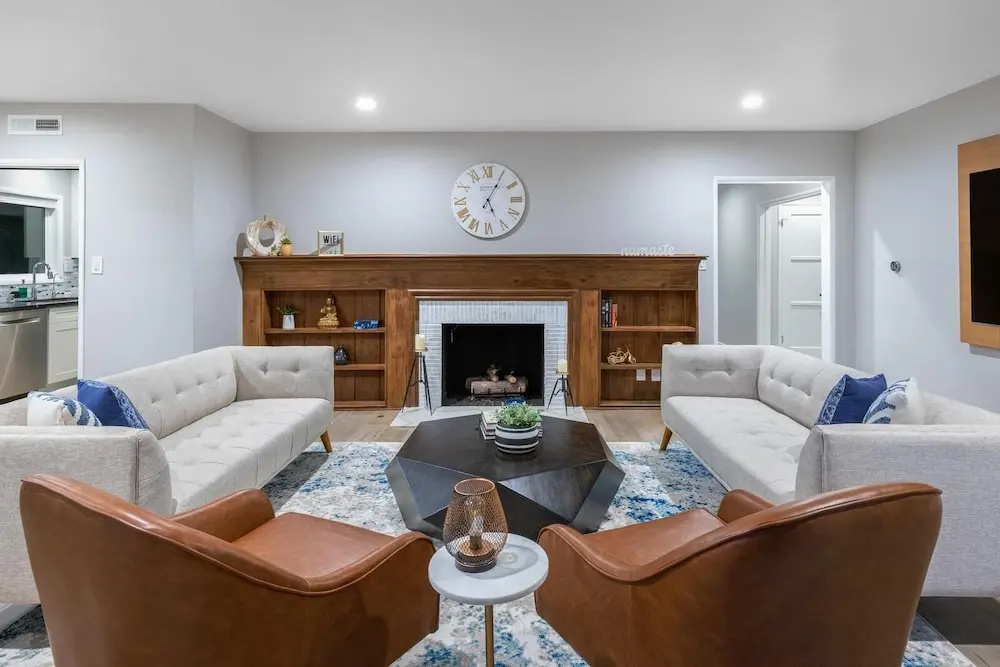 Photo - Hidden Valley Pl - 90210 Villa With Canyon Views and a Large Private Backyard