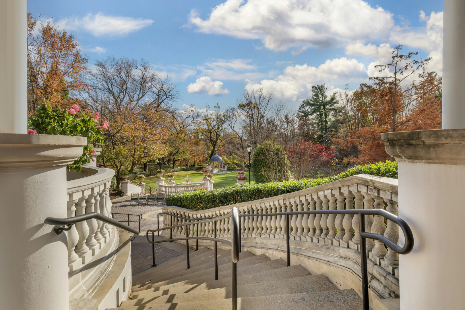 Photo - Omni Shoreham Hotel