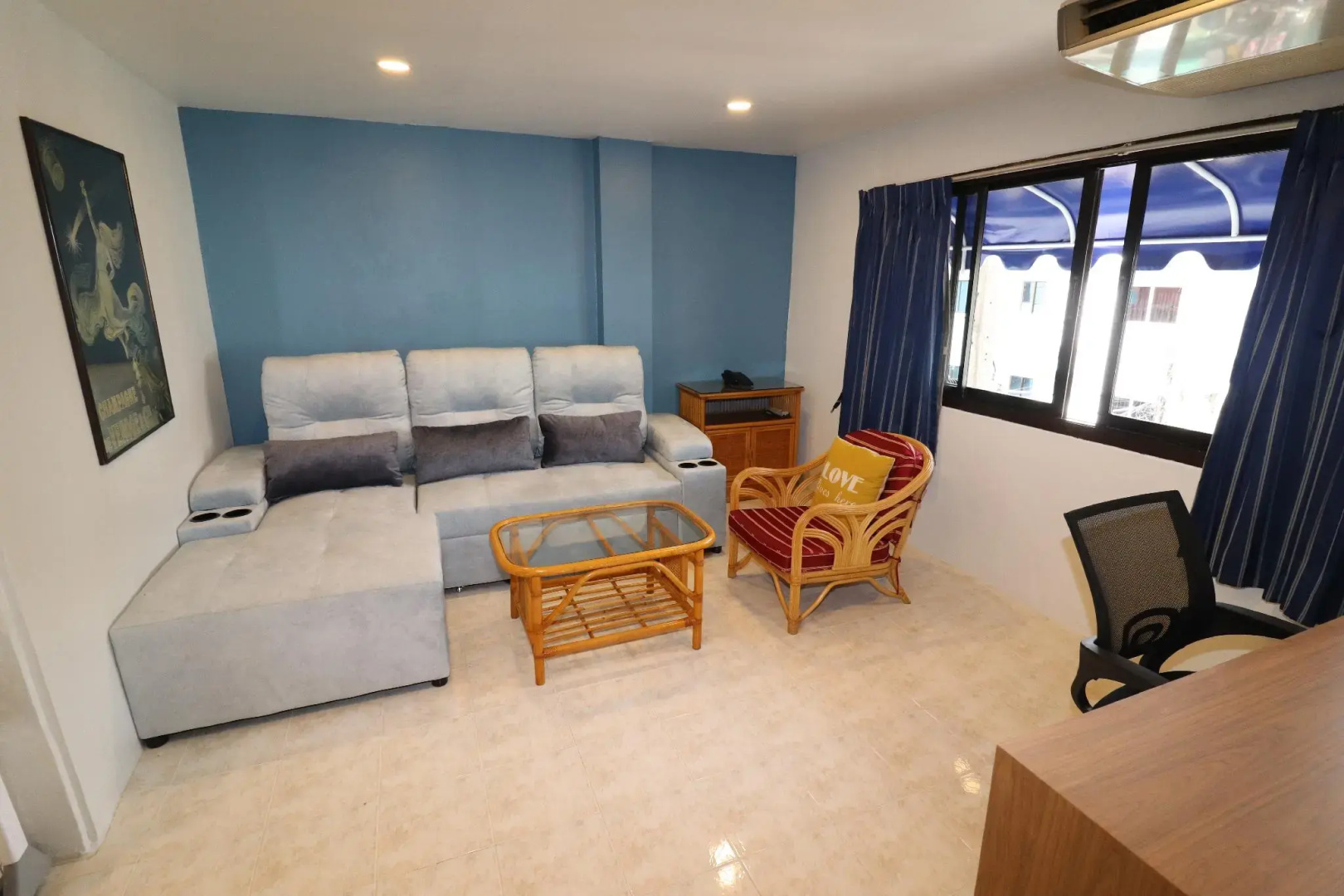 Photo - Summer Breeze Hotel
