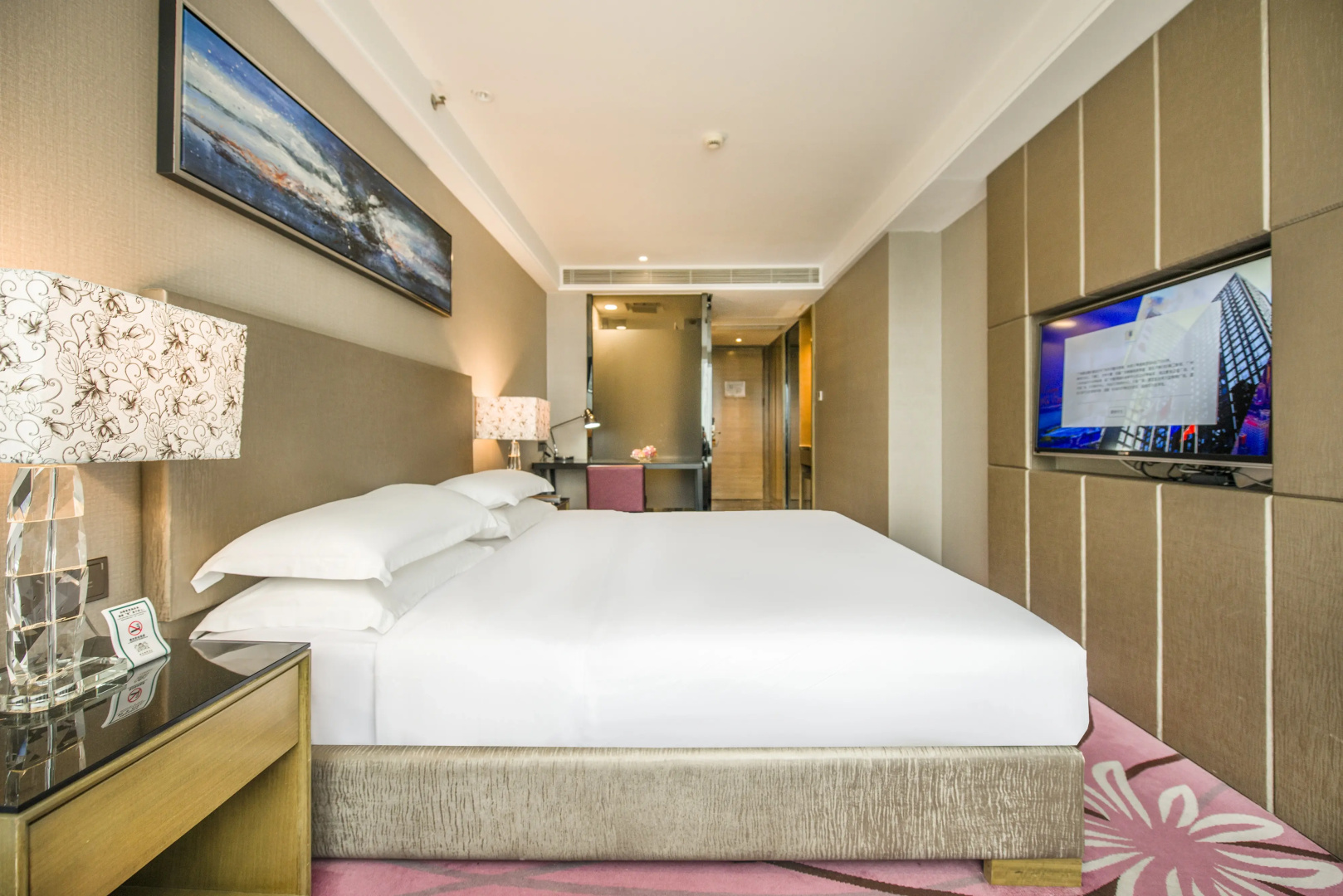 Photo - La Perle International Hotel