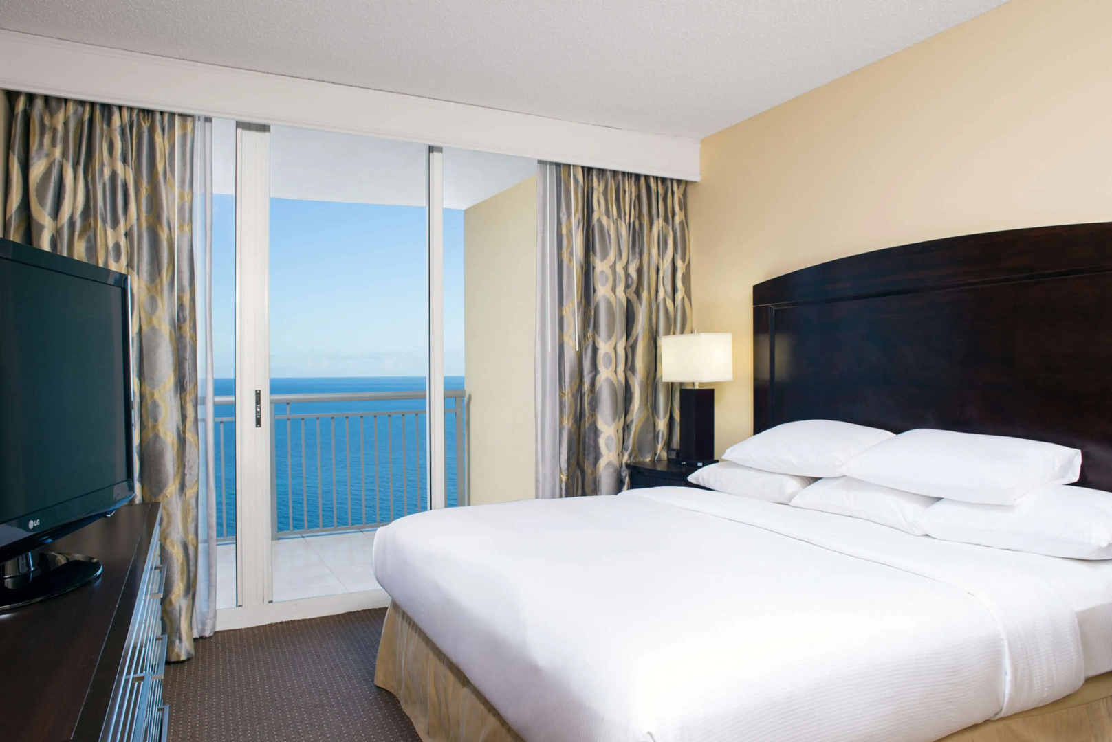 Photo - DoubleTree Resort & Spa by Hilton Ocean Point-N. Miami Beach