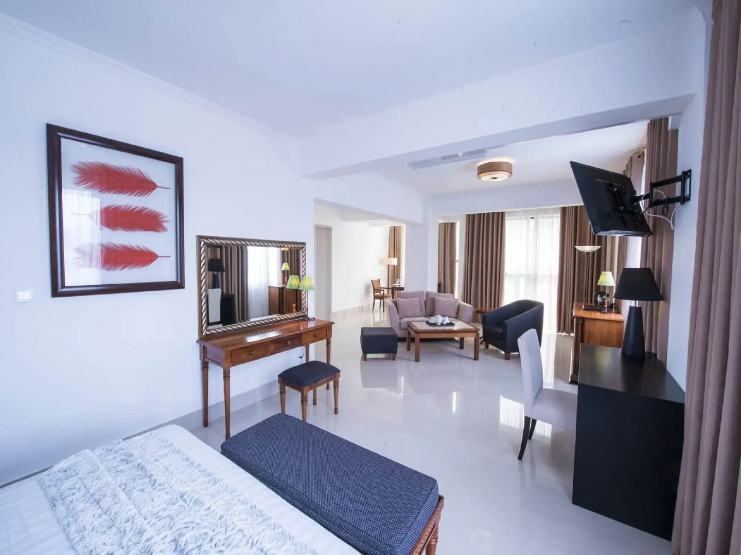 Photo - Palms Hotel